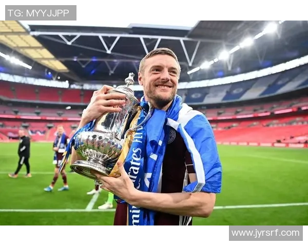 8月18日生日足球明星盘点：从传奇前锋到现代球王的辉煌旅程