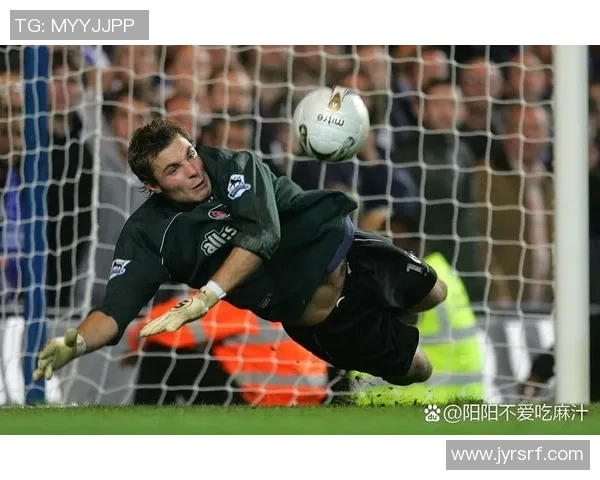 世界上最瘦的足球球员是谁 他凭借超强天赋与速度成为焦点