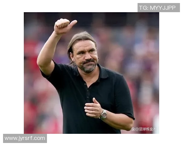 世界顶尖足球中场球星解析：技术、战术与领袖气质的完美结合