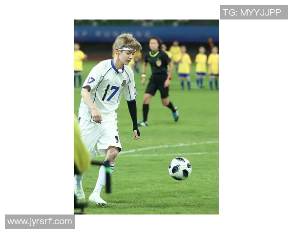 亲民偶像足球明星盘点：他们不仅在球场上闪耀更赢得了粉丝的心